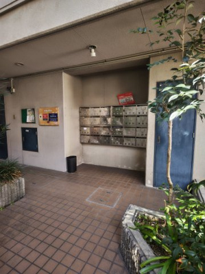 【ロビー】 | セゾン若松 | 清潔なロビーです