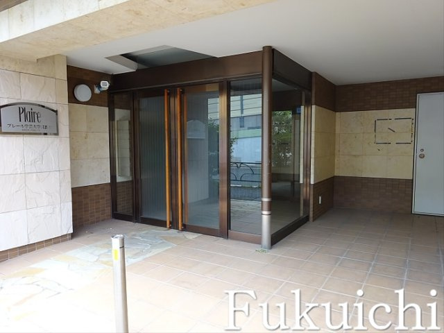 プレール学芸大学弐番館のエントランス