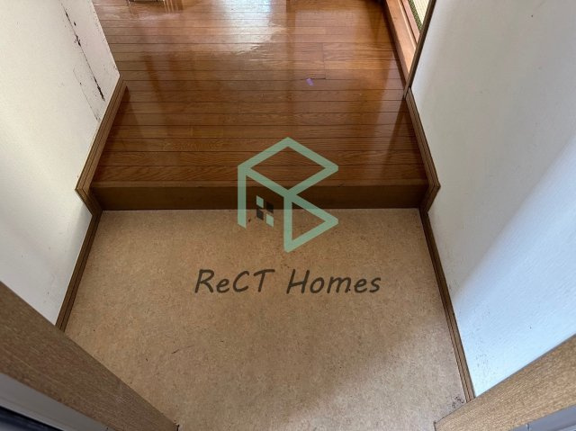 エスポワールイダ Ⅰ番館の玄関