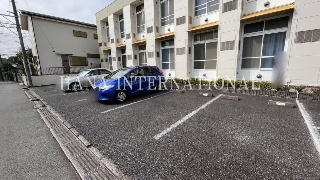 レオパレス上水の駐車場