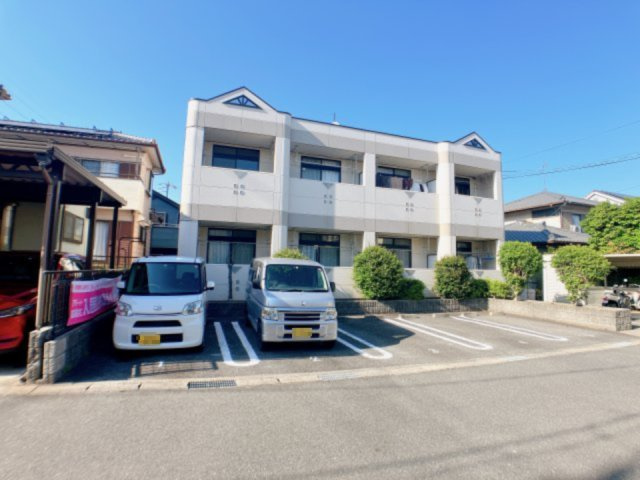 ウエストリバーの外観