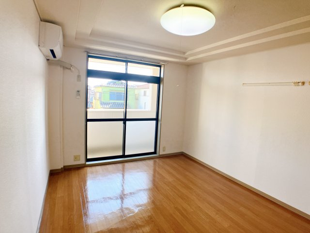 ウエストリバーの居間・リビング