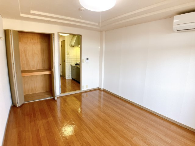 ウエストリバーの居間・リビング