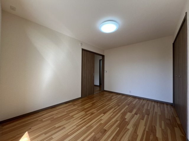 鏡町野崎戸建ての洋室