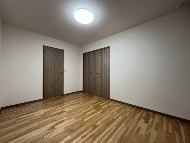 鏡町野崎戸建ての洋室