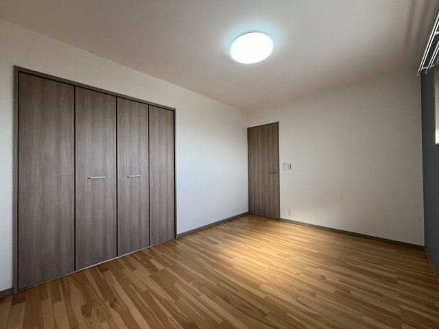 鏡町野崎戸建ての洋室