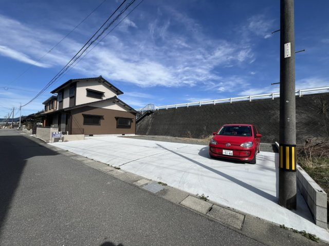 鏡町野崎戸建ての前面道路含む現地写真