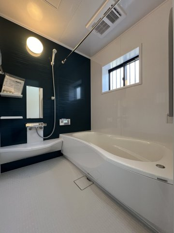 鏡町野崎戸建ての浴室