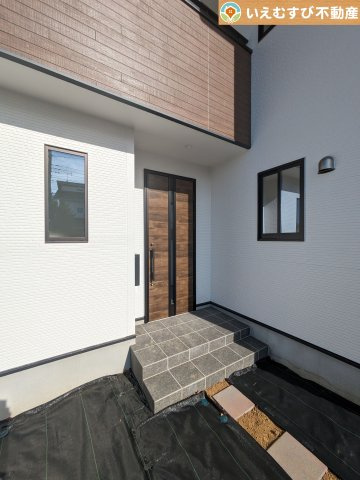 上里町神保原町1期のエントランス|セキュリティ充実で安心・安全の暮らしを提供
