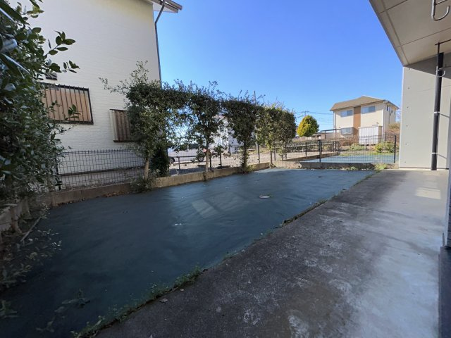 ブァンテージ淳　A棟の庭