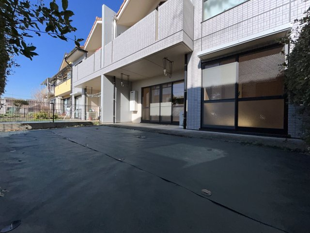 ブァンテージ淳　A棟の庭