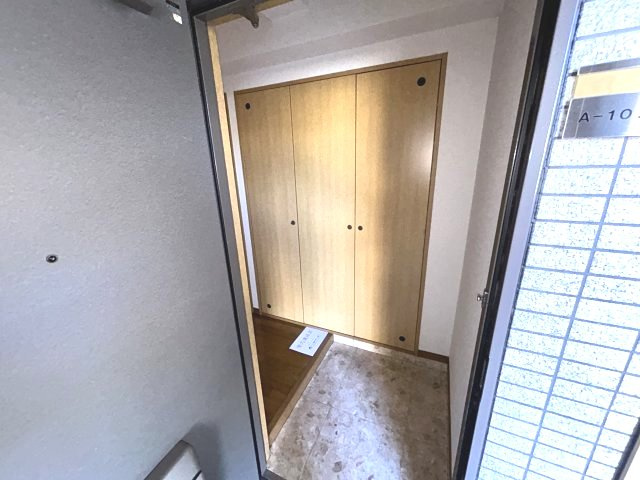 ブァンテージ淳　A棟の玄関