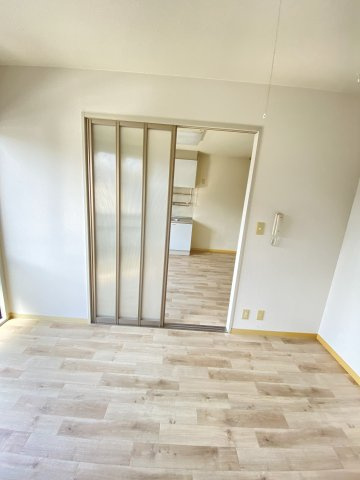 ハイツヒナタの洋室|明るい洋室です