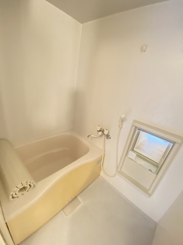 ハイツヒナタの浴室|きれいなお風呂です