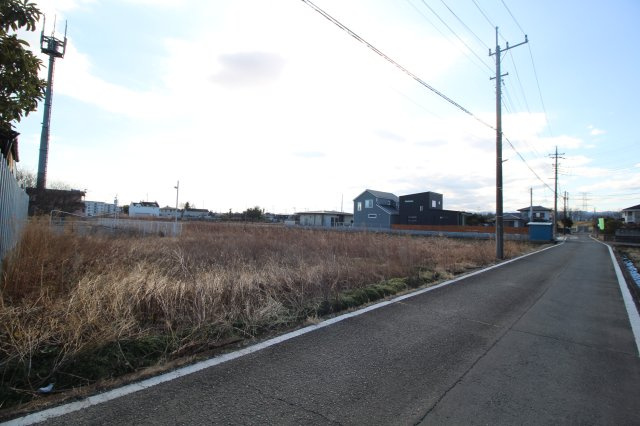 坂戸市上吉田　建築条件なし売地　東武東上線『北坂戸駅』徒歩17分　【桜小学区】の前面道路含む現地写真