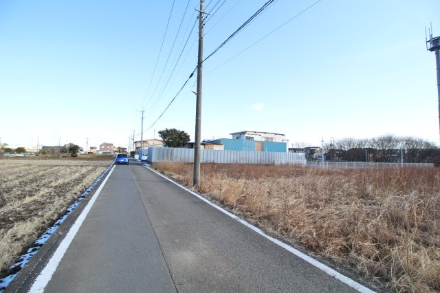 坂戸市上吉田　建築条件なし売地　東武東上線『北坂戸駅』徒歩17分　【桜小学区】の前面道路含む現地写真