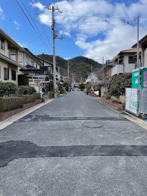 【前面道路含む現地写真】 | けやき坂２丁目　新築戸建 | 現地（2024年4月）撮影