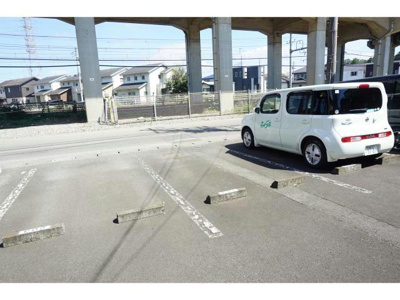 【駐車場】 | コーポバーモント | 駐車場
同型別室の写真になります。