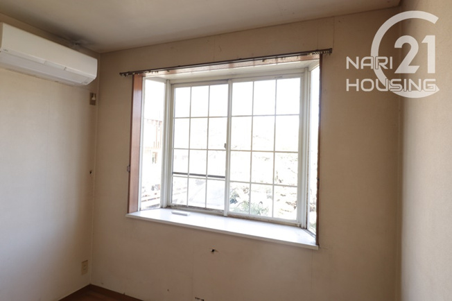 【洋室】 | 武蔵村山市残堀1丁目　中古戸建 | 2面採光で陽当たり良好です