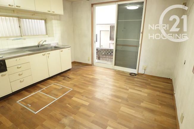 【居間・リビング】 | 武蔵村山市残堀1丁目　中古戸建 | DK8帖