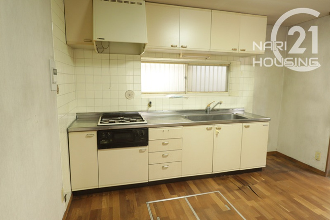 【キッチン】 | 武蔵村山市残堀1丁目　中古戸建 | 出窓付きのキッチン