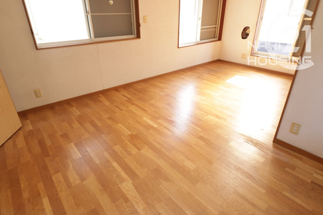 【洋室】 | 武蔵村山市残堀1丁目　中古戸建 | 陽当りが良く快適に過ごせます