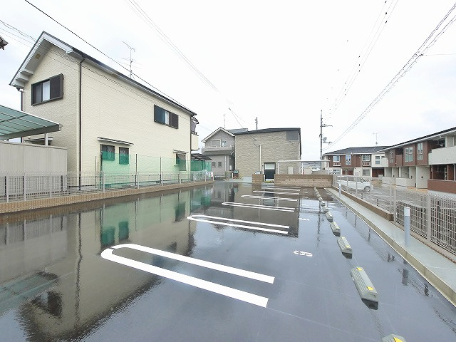 カーサ匠の駐車場|駐車場があるので、車を買う予定の方も安心です