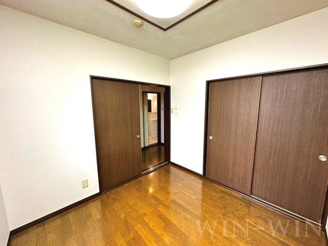 ウイングコート向山 Bの寝室