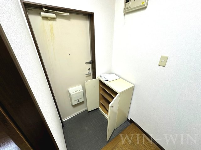 ウイングコート向山 Bの玄関