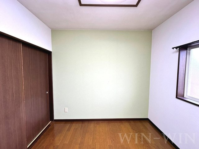 ウイングコート向山 Bの寝室