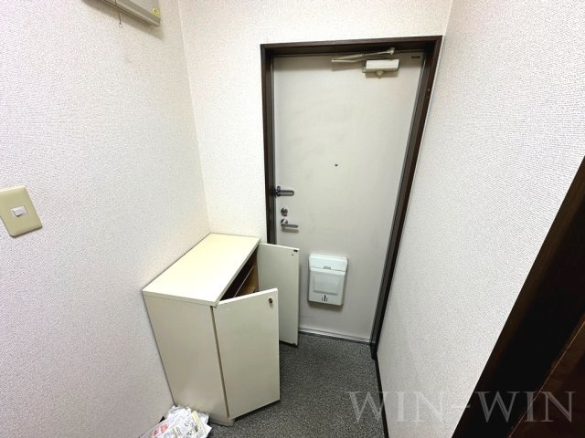 ウイングコート向山 Bの玄関