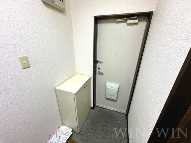 ウイングコート向山 Bの玄関