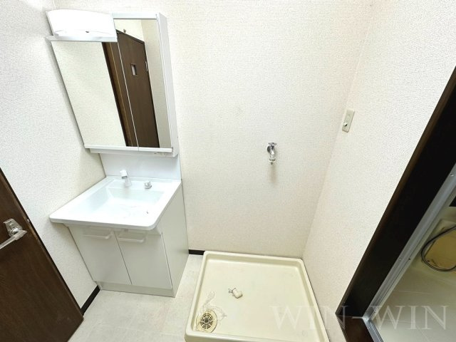 ウイングコート向山 Bの洗面所