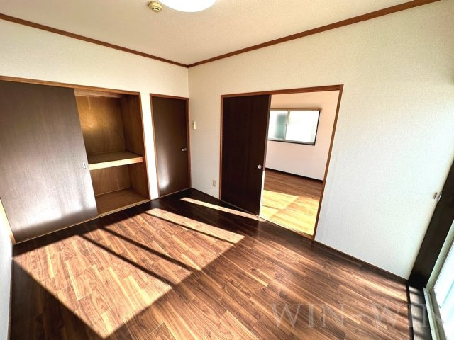 ウイングコート向山 Bの寝室