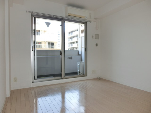 メロディア新北野の洋室