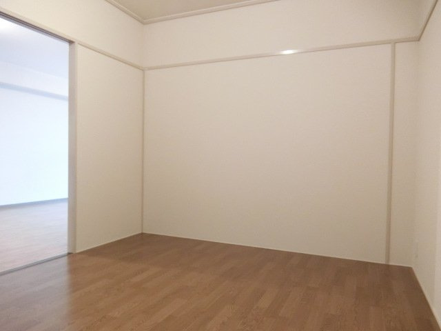 エポック・サワの寝室