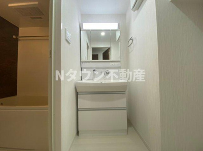 【洗面所】 | モンテーニュ名駅 | 明るい洗面所です