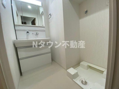 【洗面所】 | モンテーニュ名駅 | 明るい洗面所です