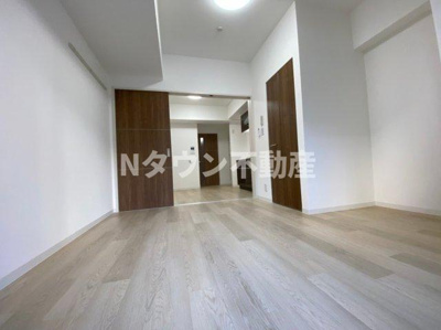 【居間・リビング】 | モンテーニュ名駅 | こちらのリビングで趣味の時間をお楽しみください