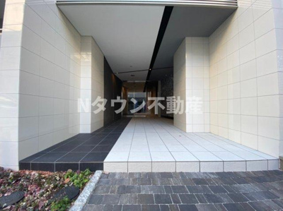 【エントランス】 | モンテーニュ名駅 | 清潔なエントランスです