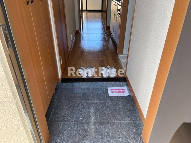 江南市布袋町西のアパートの玄関|玄関
