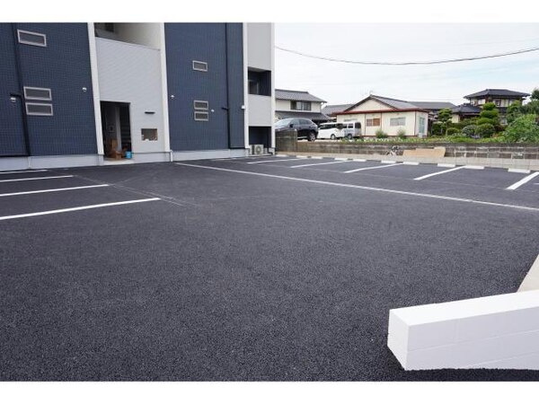CB鳥栖シエント【キャッシュバック対象】の駐車場|カースペースがあります