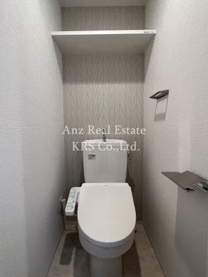 【トイレ】 | エスリード阿波座プライムコート | 上部に収納棚があります♪ストック類などの収納に便利です♪