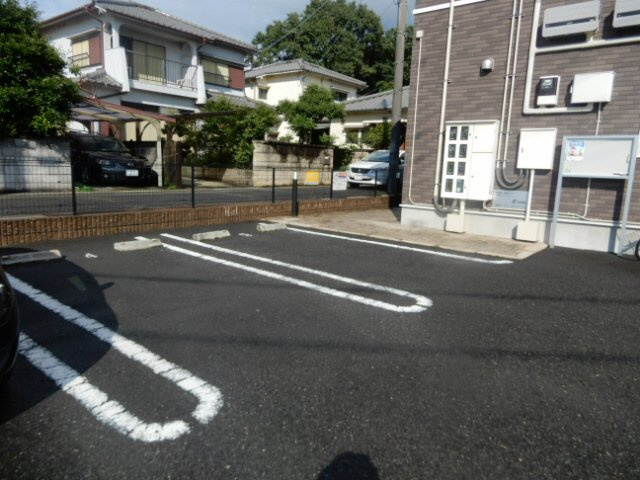 ルミエール魚住の駐車場
