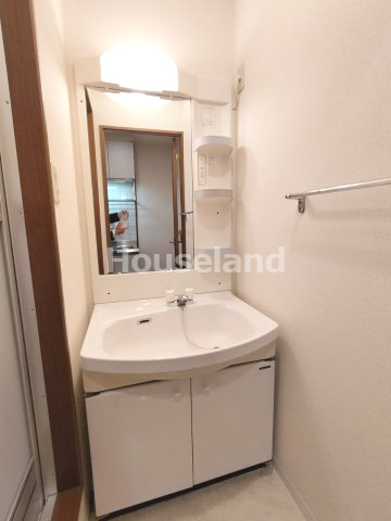 フジパレスフクシマの洗面所|独立洗面台あり、毎朝おしゃれに忙しい女性の方におすすめです