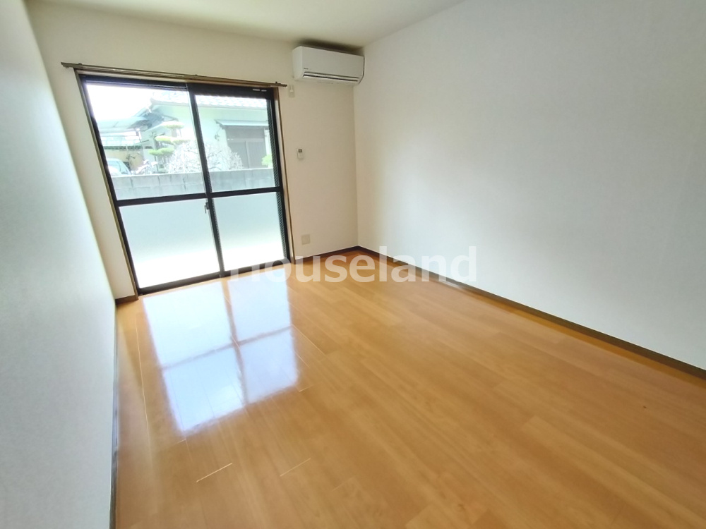 フジパレスフクシマの洋室