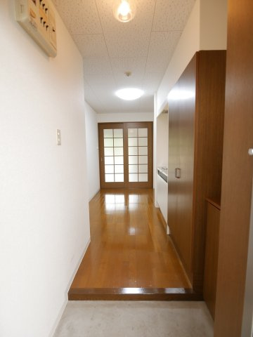 ハイツひいらぎの玄関