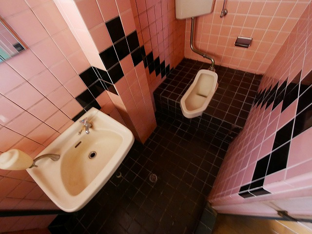 角田ビルのトイレ