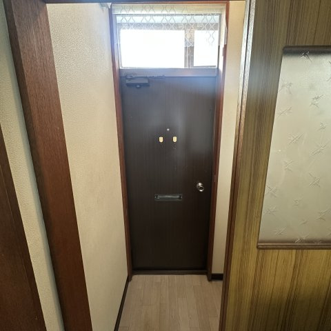 ハイツレイメイの玄関