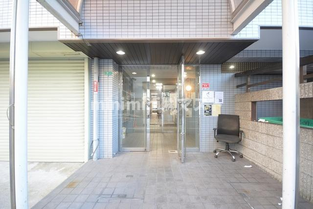 大国町池田マンションのエントランス